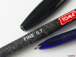 Długopis JEANS Medium końcówka fine 0,8mm, czarny TO-049 Toma Toma